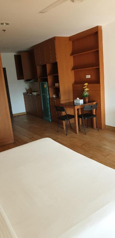Hotel Vtsix At View Talay 6 4*